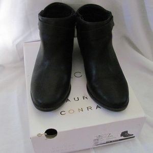 LC Lauren Conrad 7W Flat Black boots  New